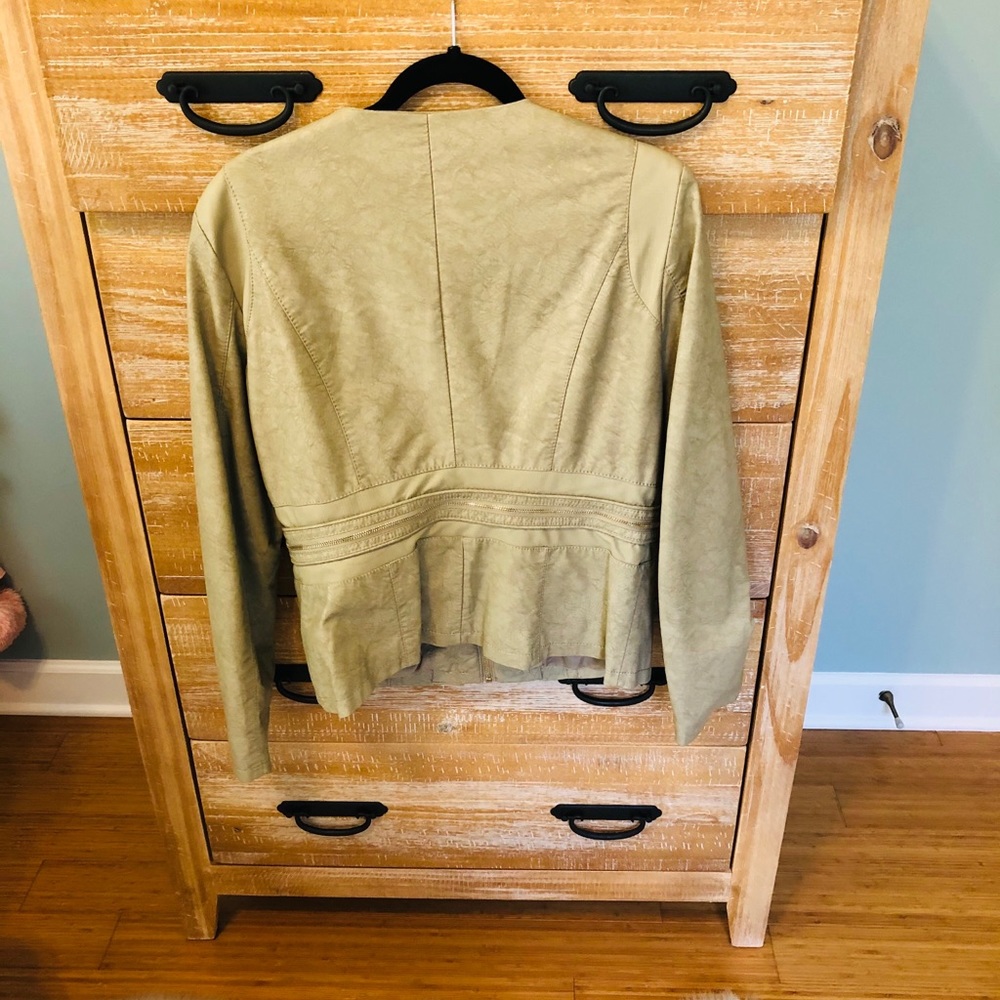 Leather jacket - Picture 3 of 10